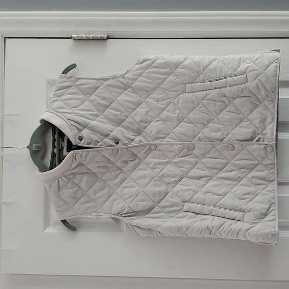 GAP Jackets & Blazers - Gap Quilted Puffer Vest Size Medium